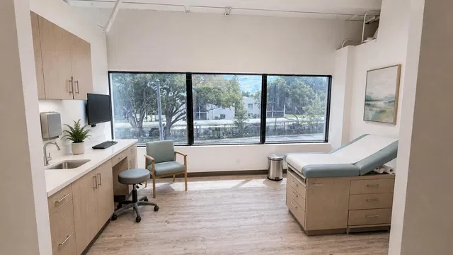 Unit 214 photo 11