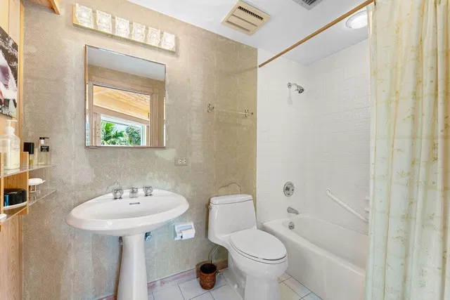  Residence photo 85