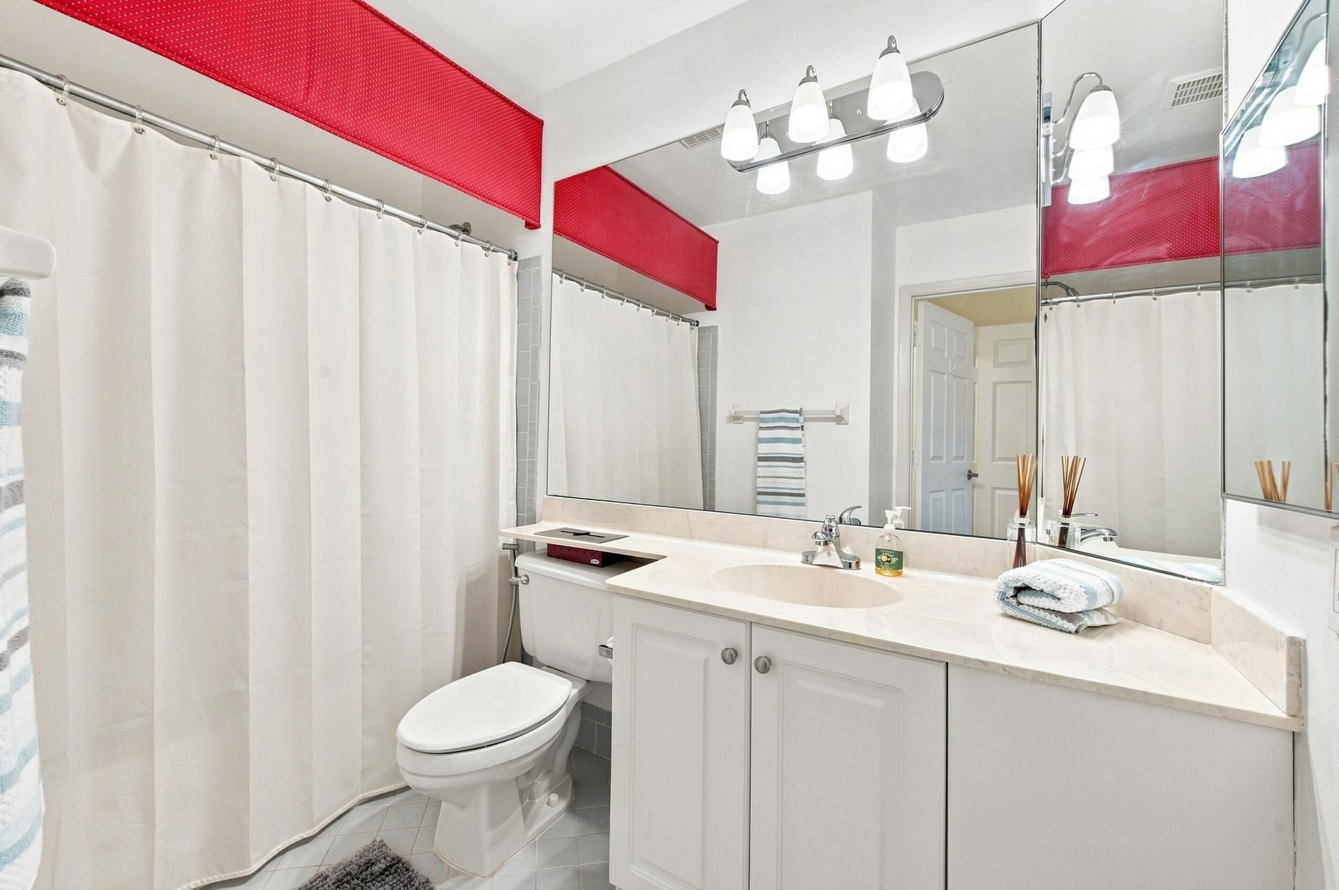 Unit E photo 21