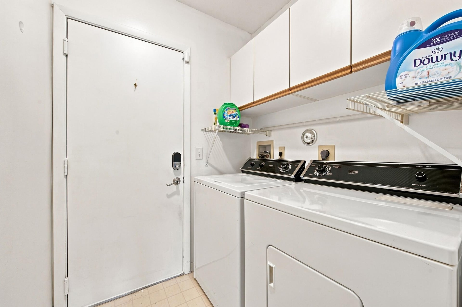 Unit E photo 24
