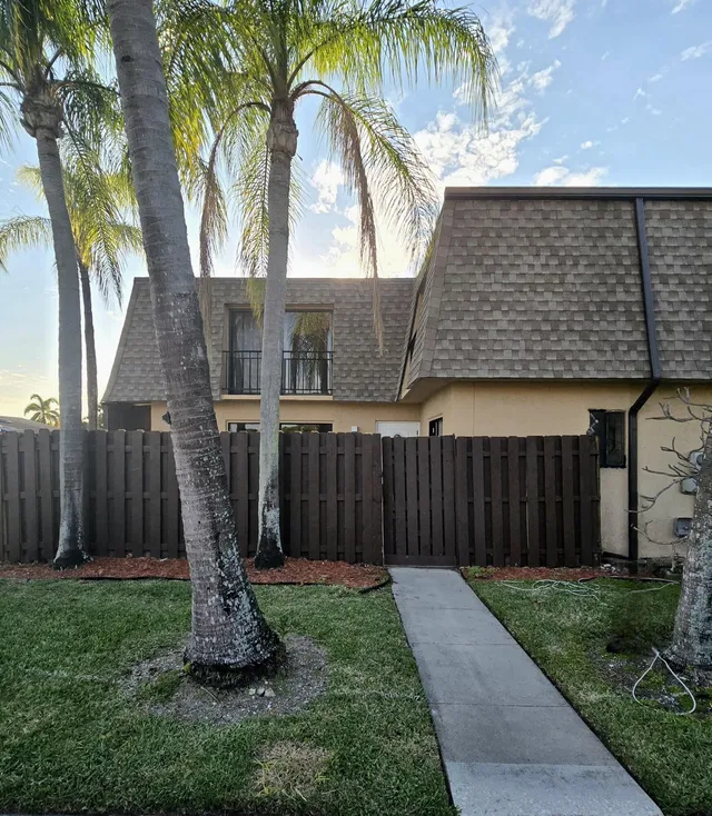 Residence photo 2