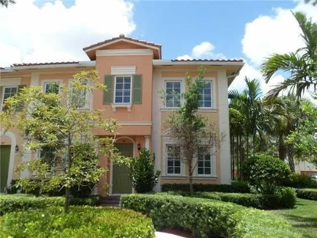 Canterbury Place Residence photo 12