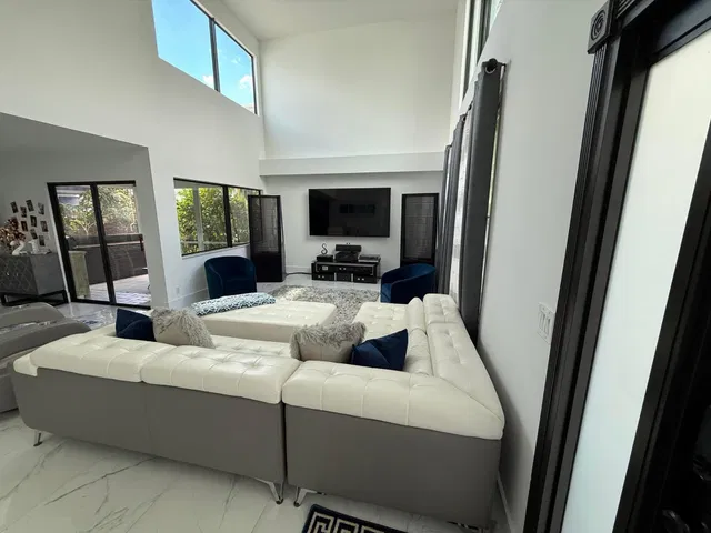 Residence photo 9