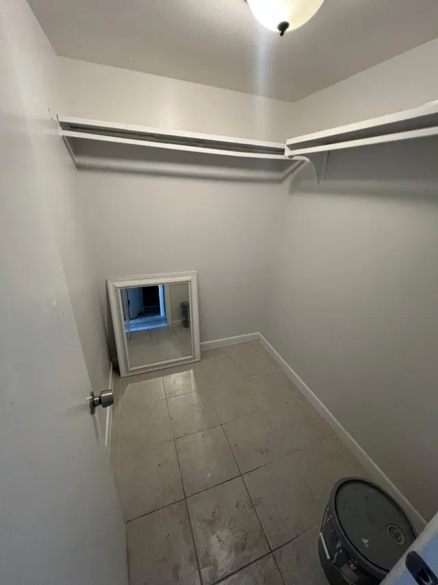 Unit 0110 photo 7
