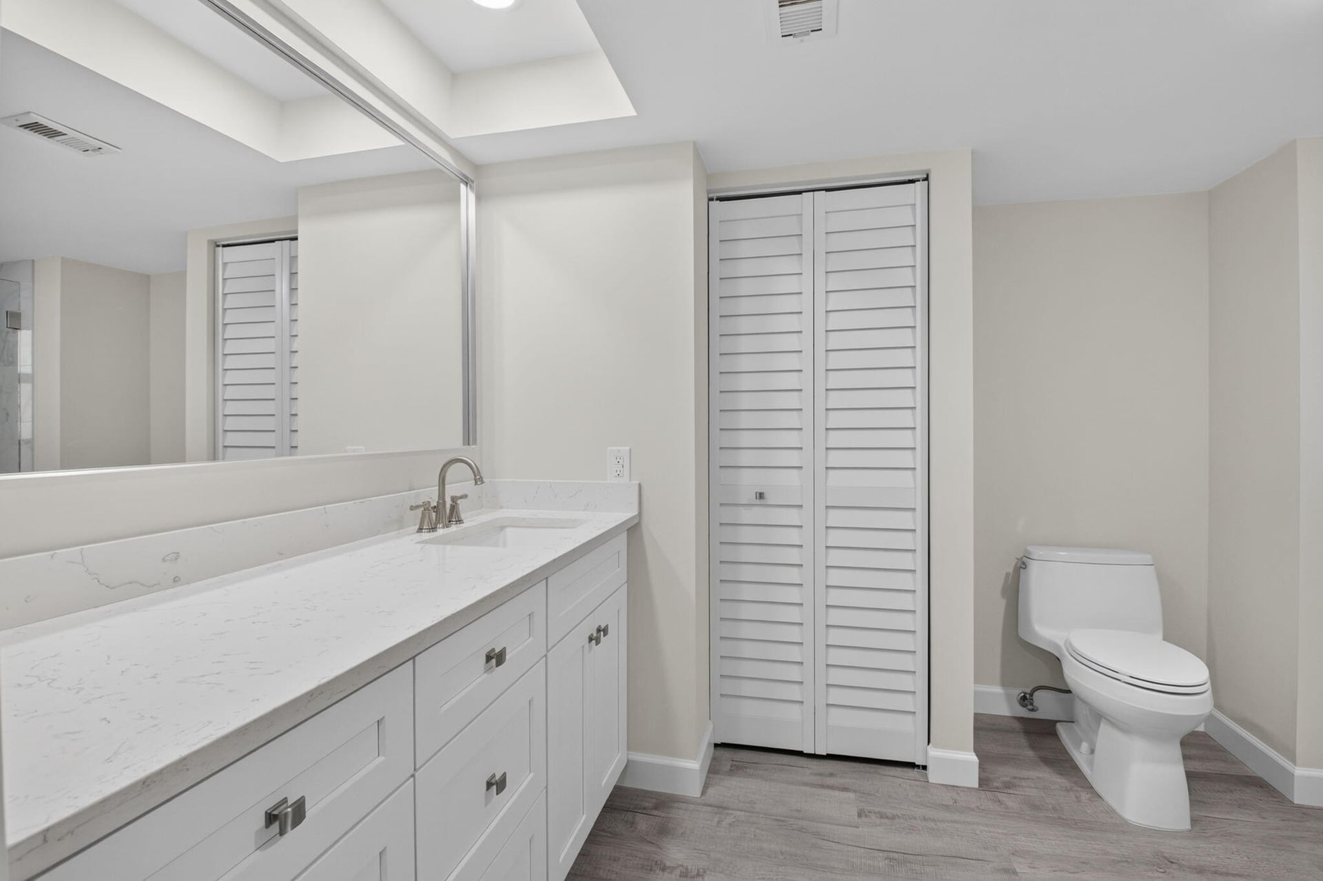 Unit Apt 5101 photo 12