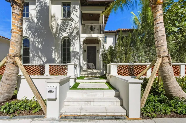 North End Palm Beach Residence photo 2