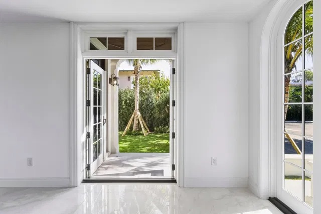 North End Palm Beach Residence photo 8