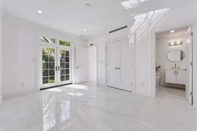 North End Palm Beach Residence photo 13