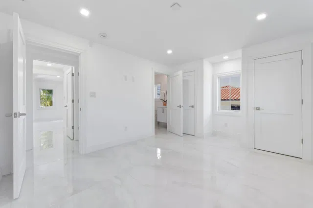 North End Palm Beach Residence photo 17