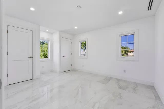 North End Palm Beach Residence photo 19