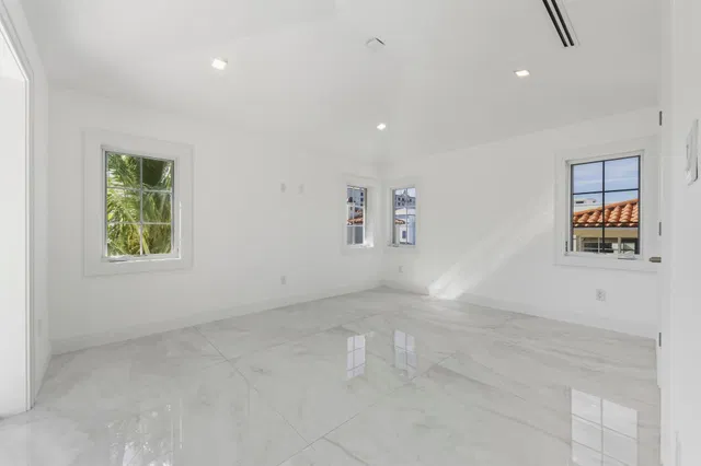 North End Palm Beach Residence photo 20