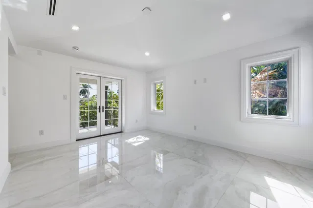 North End Palm Beach Residence photo 23