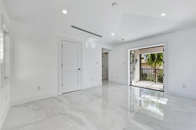 North End Palm Beach Residence photo 24