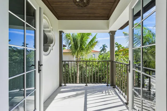 North End Palm Beach Residence photo 25