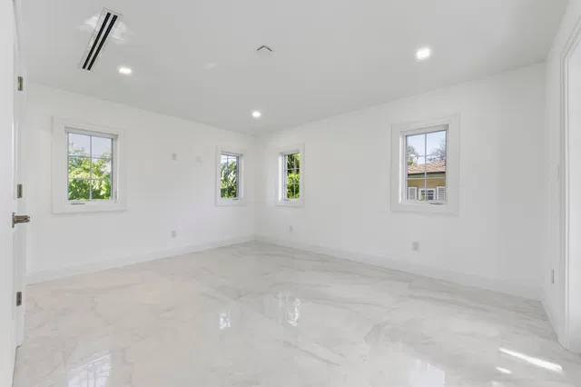 North End Palm Beach Residence photo 28