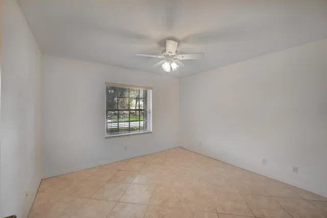  Residence photo 20