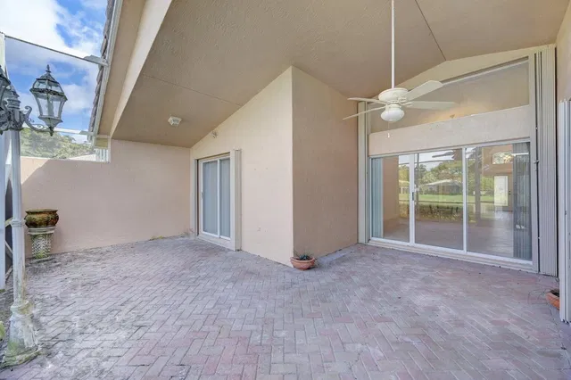  Residence photo 28