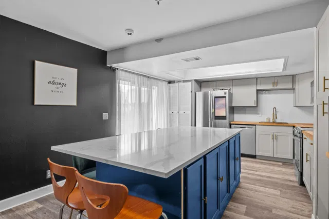 Residence photo 2