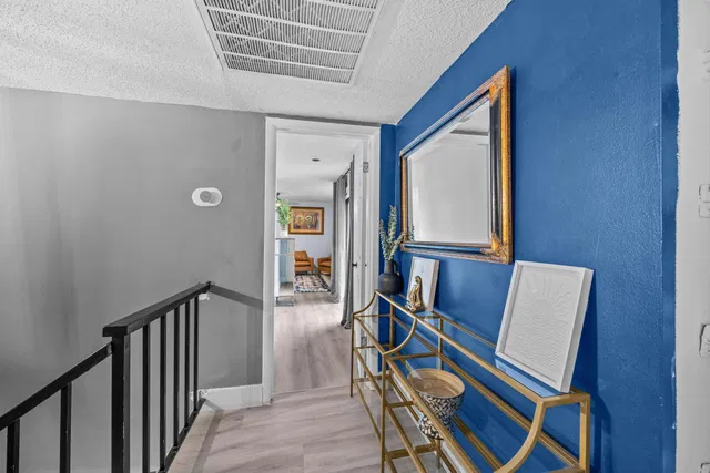 Residence photo 20