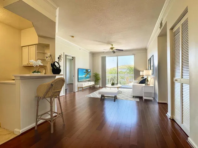  Residence photo 8