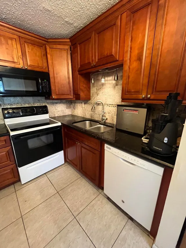 Residence photo 2