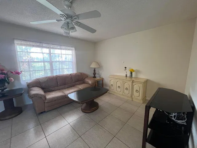 Residence photo 13