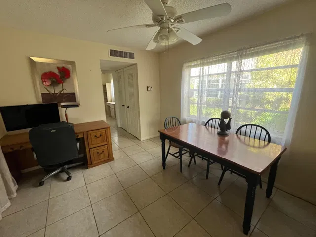 Residence photo 15