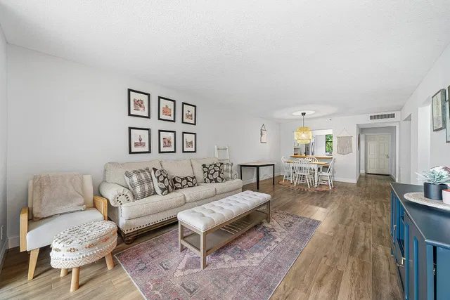  Unit 1030 photo 13