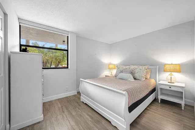  Unit 1030 photo 15