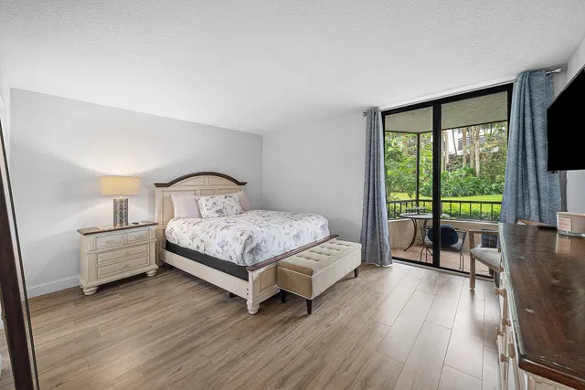  Unit 1030 photo 17