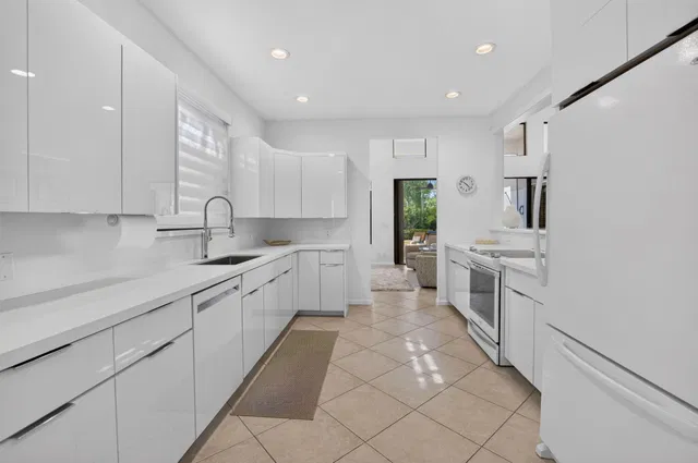 Residence photo 14
