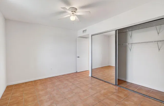 Unit 179 photo 21