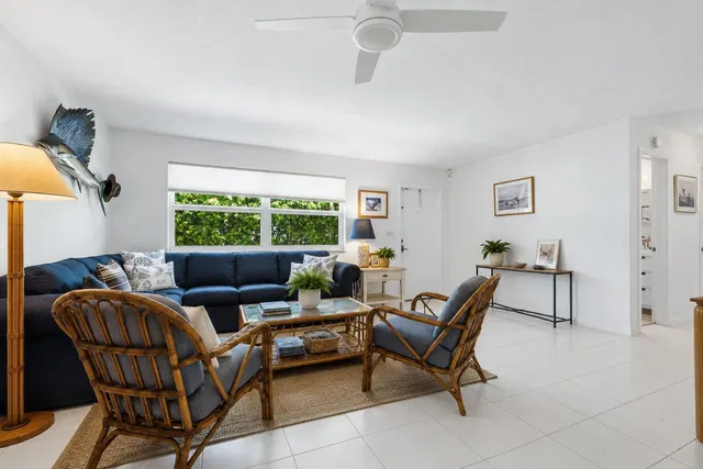 SoSo West Palm Beach Residence photo 2
