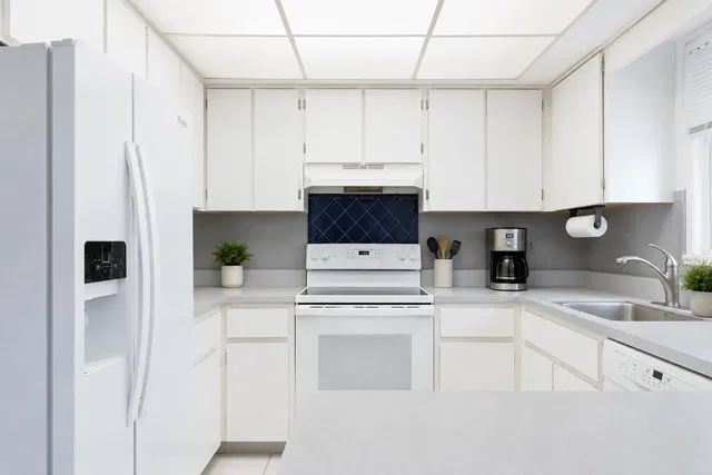 SoSo West Palm Beach Residence photo 5
