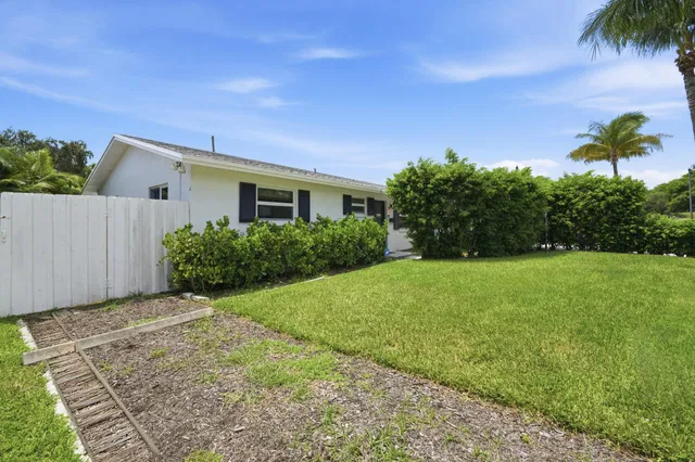 SoSo West Palm Beach Residence photo 13