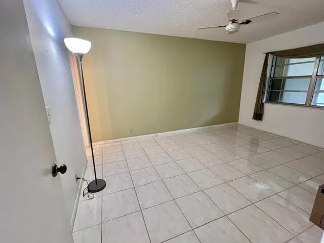  Unit 220 photo 5