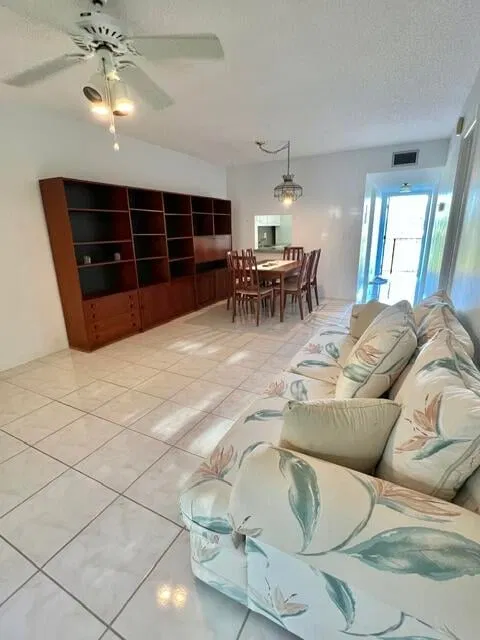  Unit 220 photo 9
