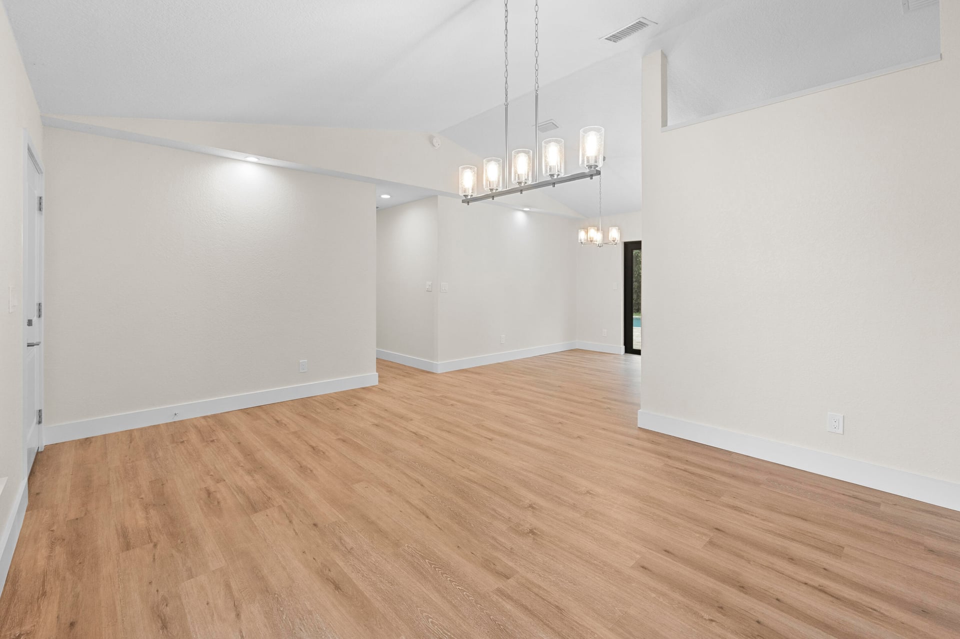 Residence photo 3