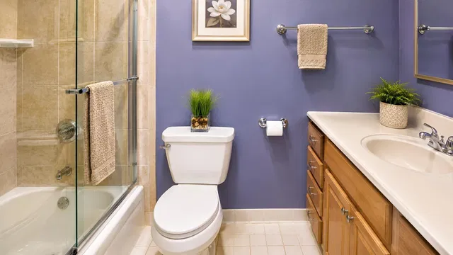Unit 1004 photo 9