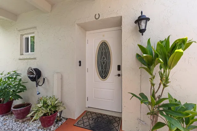 Unit 115 photo 4