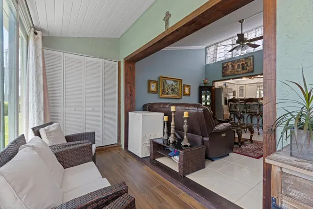 Unit 115 photo 20