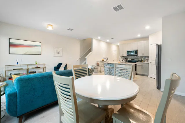 Residence photo 3
