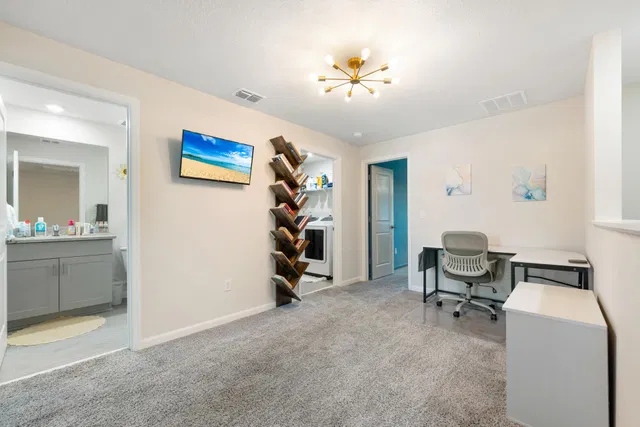 Residence photo 5