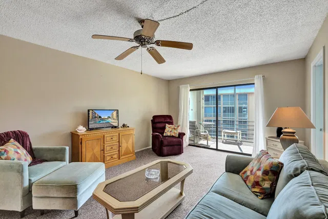 Unit 406 photo 14