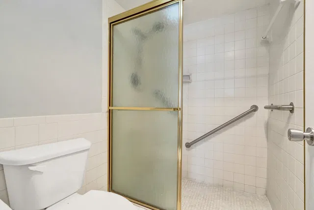 Unit 406 photo 20