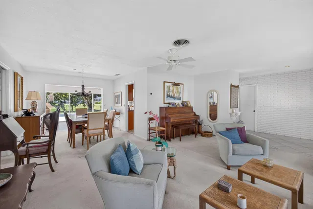 Residence photo 14