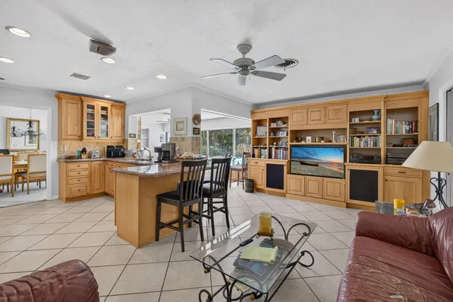 Residence photo 31