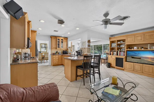 Residence photo 32