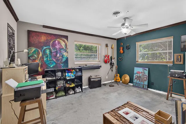 Residence photo 38