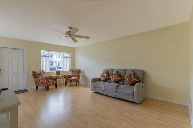 Unit 111 photo 12